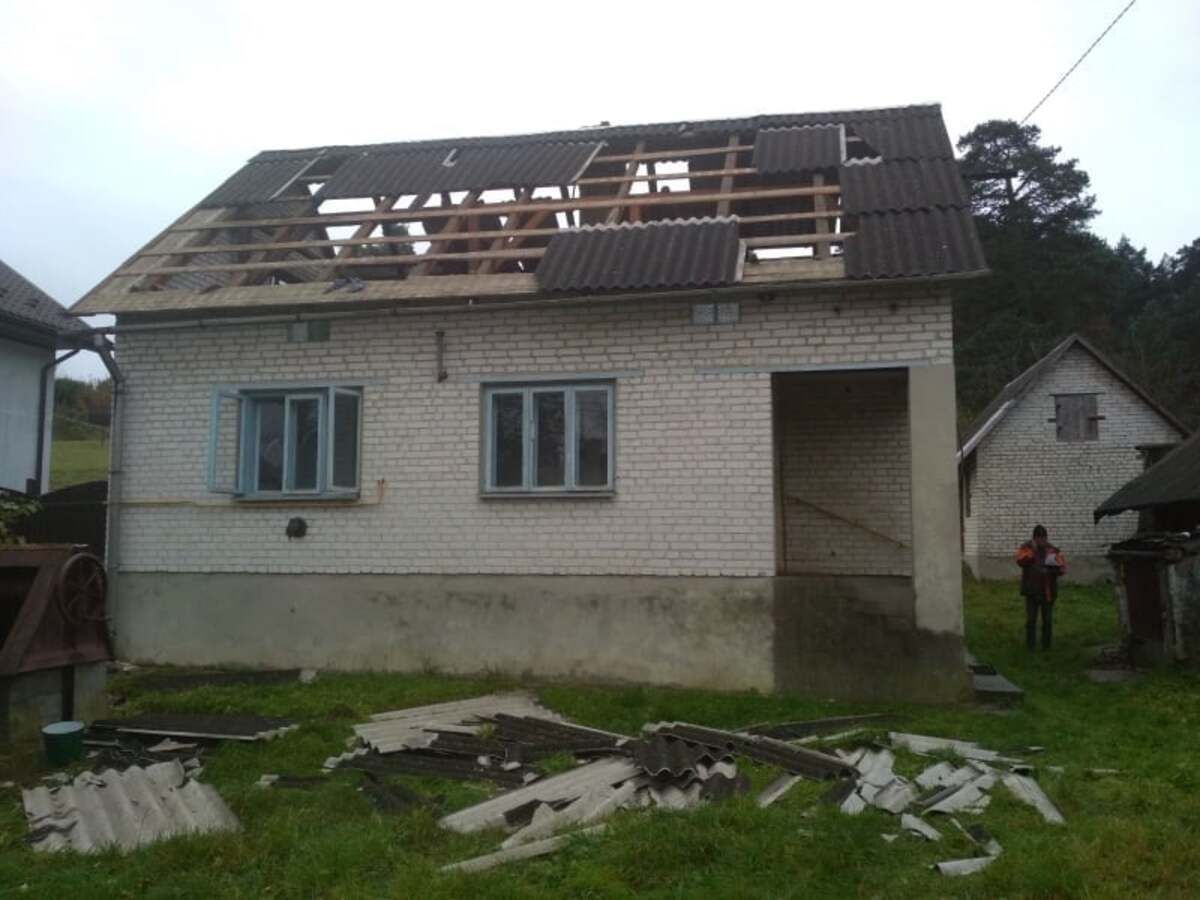 На Львовщине 03.11.2020 в доме случился мощный взрыв газа фото На Львовщине 03.11.2020 в доме случился мощный взрыв газа фото