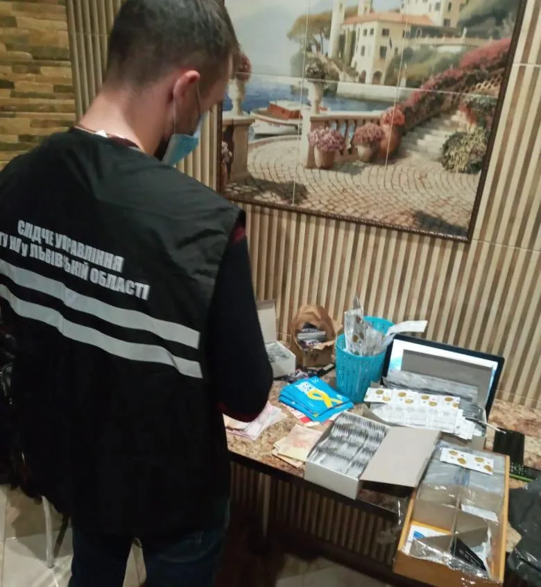 Поліція затримала сутенера, який організував борделі у Львові та Дніпрі: фото