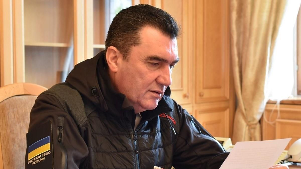 Данілов з РНБО закликав суддів КСУ йти у відставку: деталі