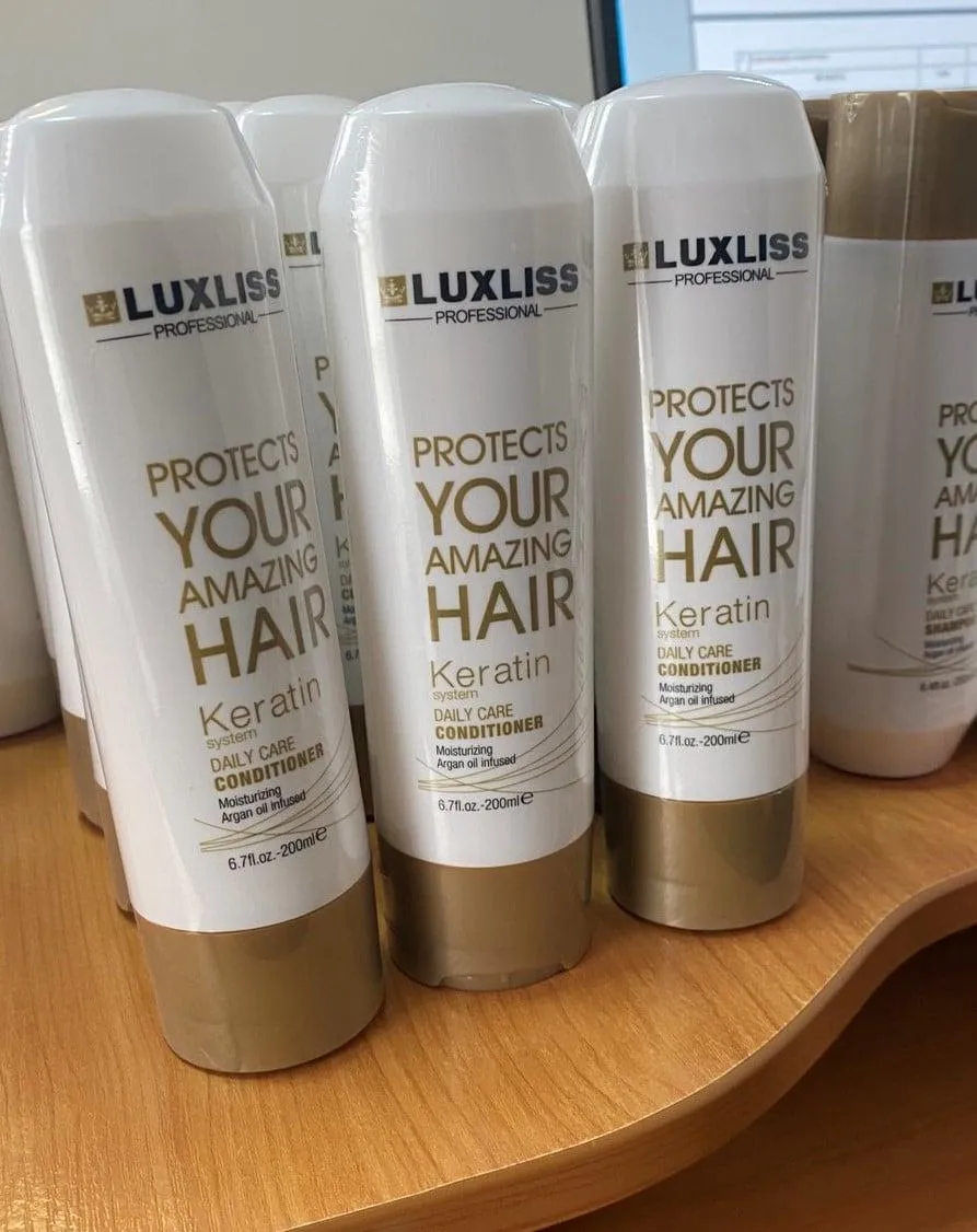 На митниці у чоловіка знайшли контрабандну косметику на 131 тисячу гривень: фото На митниці у чоловіка знайшли контрабандну косметику на 131 тисячу гривень: фото