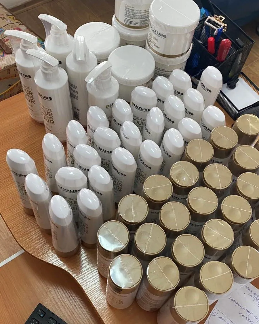 На митниці у чоловіка знайшли контрабандну косметику на 131 тисячу гривень: фото На митниці у чоловіка знайшли контрабандну косметику на 131 тисячу гривень: фото