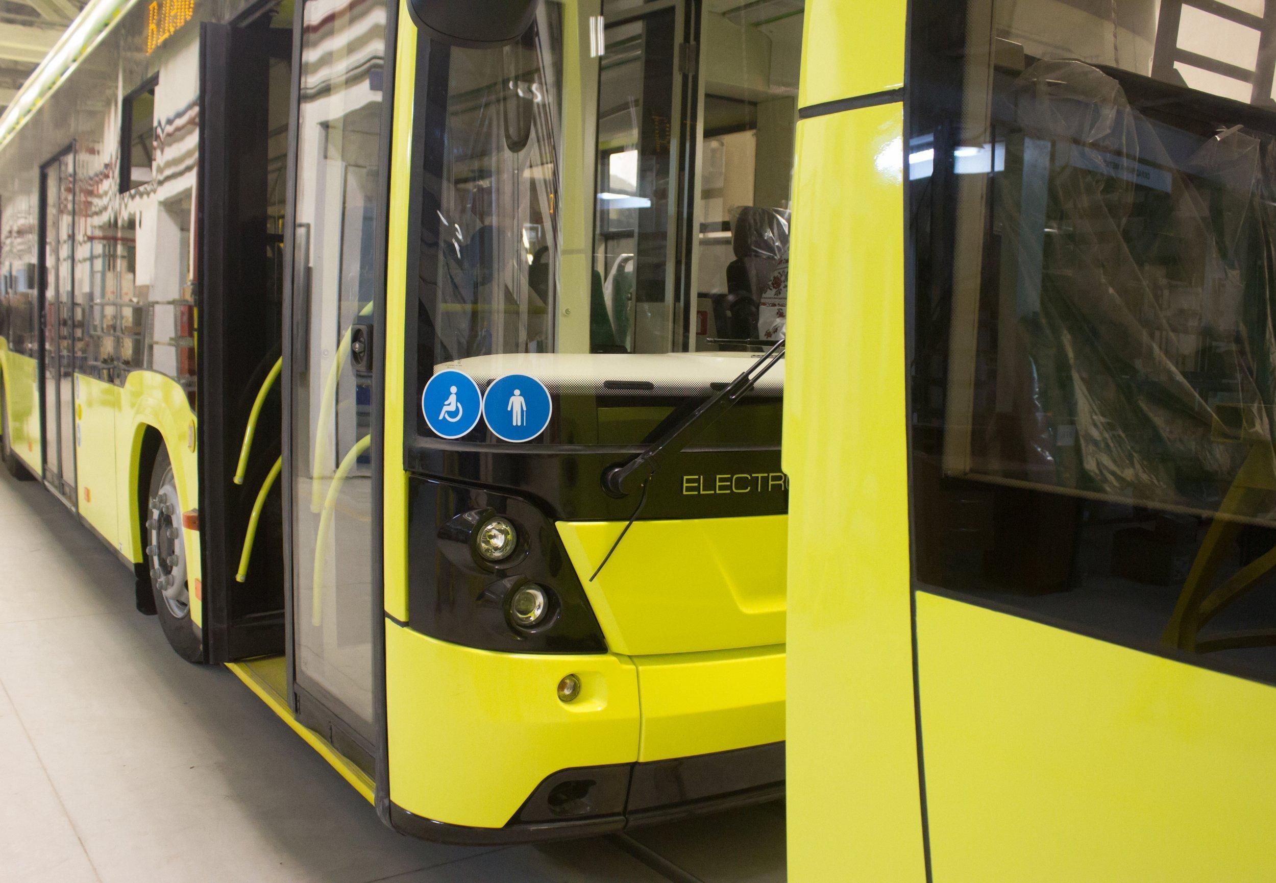 У львівських автобусах № 3а тепер можна безготівково оплатити проїзд