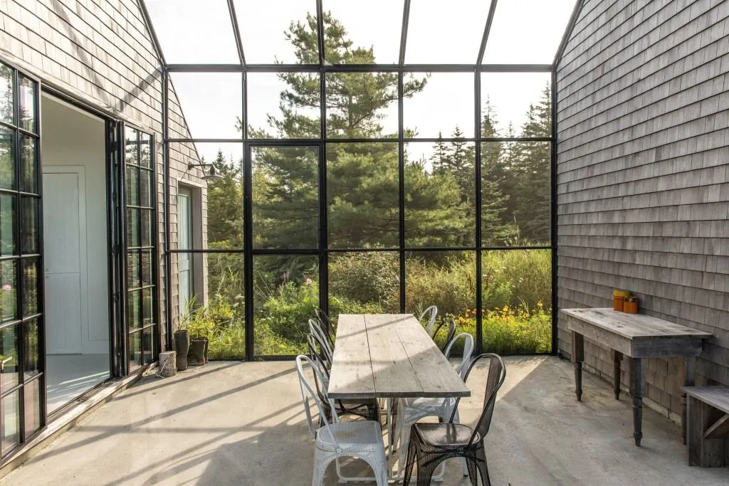 Стеклянная галерея является Стеклянная галерея является