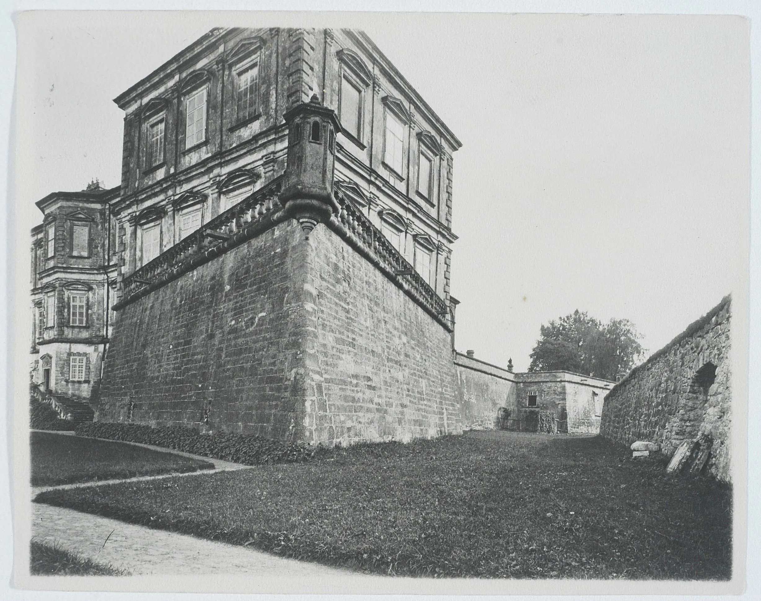 Як виглядав Підгорецький замок 100 років тому
