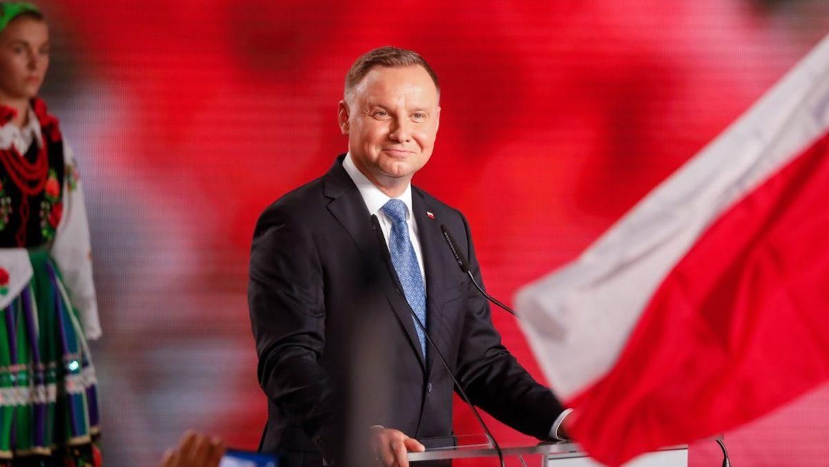 Дуда вылечился от COVID-19 и возвращается на работу Дуда вылечился от COVID-19 и возвращается на работу