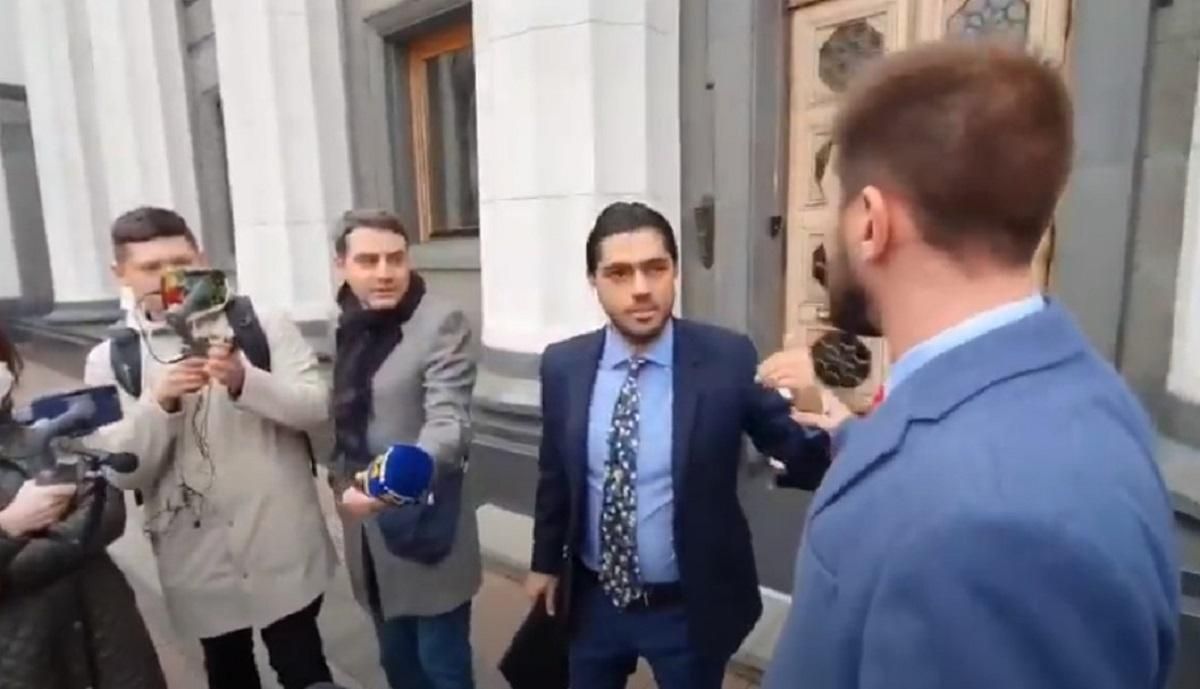  Лерос і Юрченко побилися в кулуарах Ради: відео