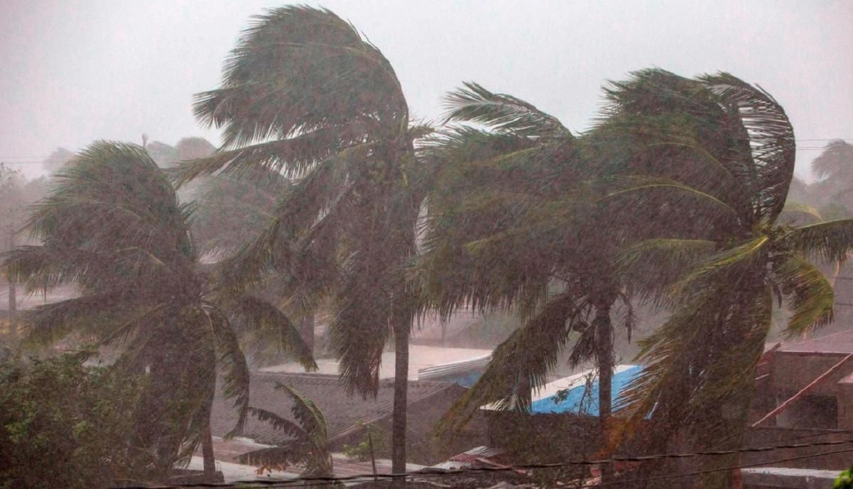 Шторм Ета наближається до узбережжя Флориди Шторм Ета наближається до узбережжя Флориди