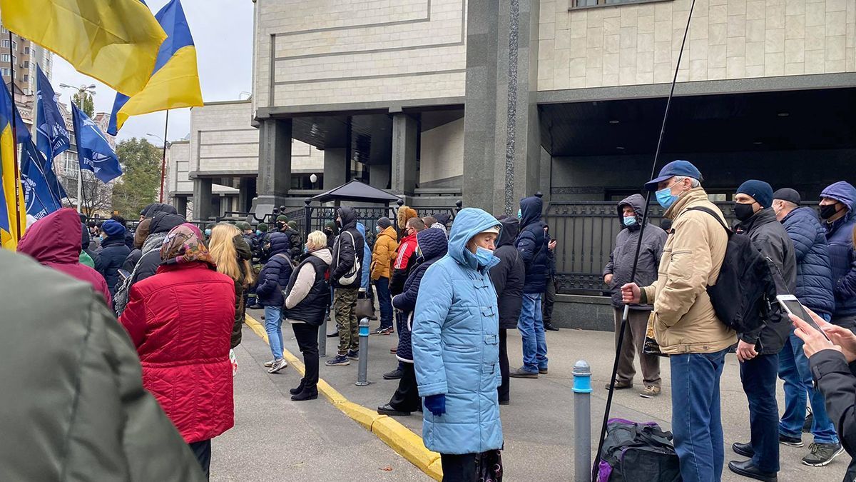 Скасування ринку землі: під КСУ, ймовірно, проплачений мітинг – фото Скасування ринку землі: під КСУ, ймовірно, проплачений мітинг – фото