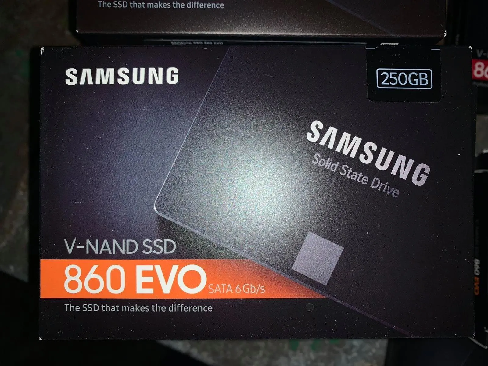 Чоловік намагався ввезти в Україну техніку на 250 тисяч гривень: фото Чоловік намагався ввезти в Україну техніку на 250 тисяч гривень: фото