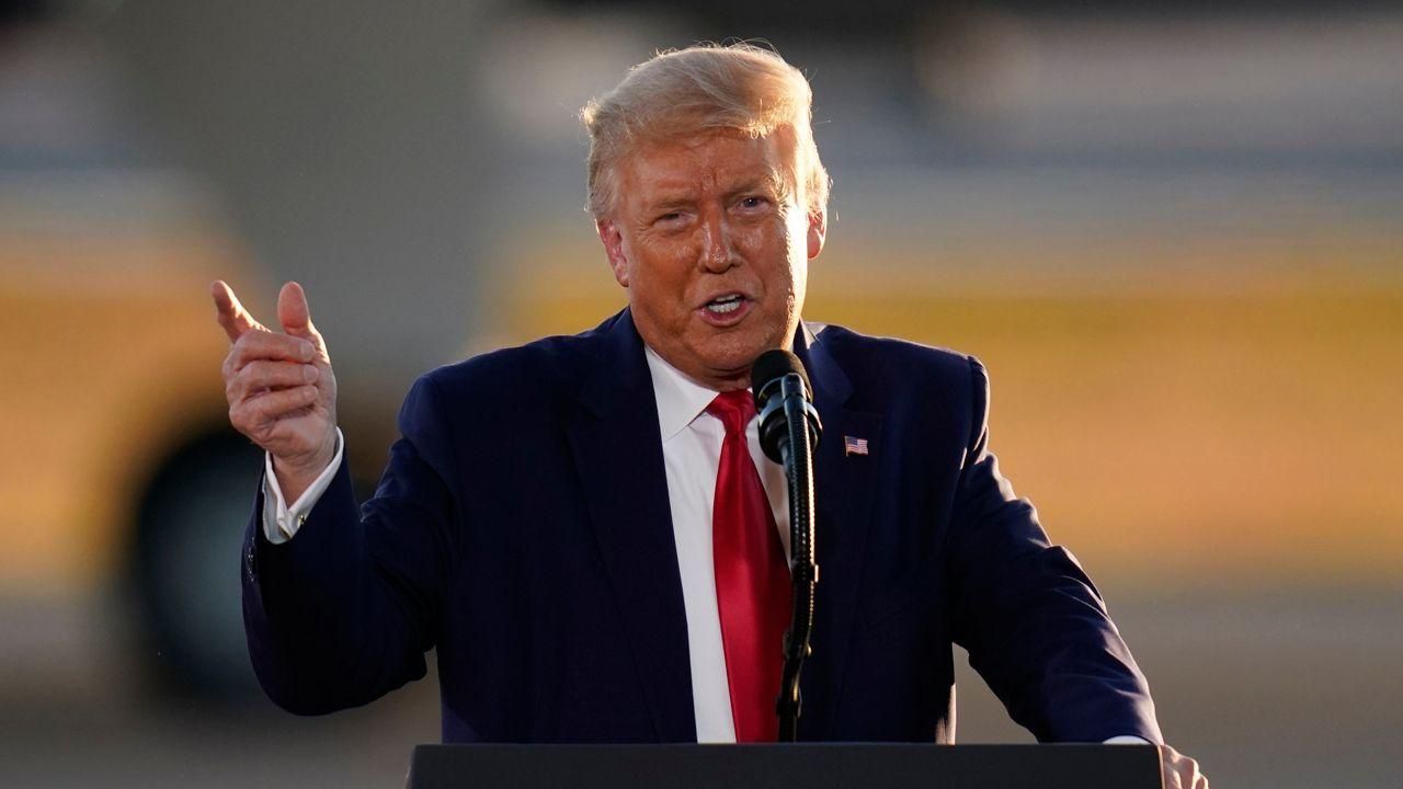 Трамп: Мільйони бюлетенів надіслали поштою людям, які цього не просили Трамп: Мільйони бюлетенів надіслали поштою людям, які цього не просили