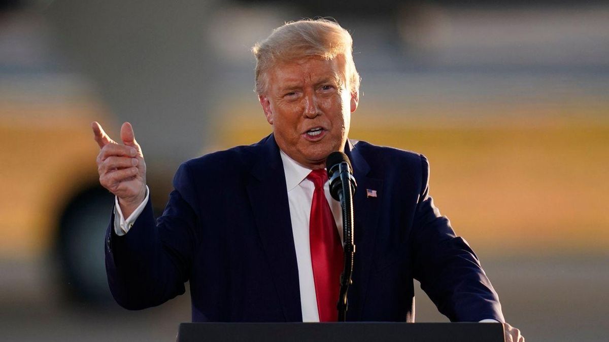 Трамп: Мільйони бюлетенів надіслали поштою людям, які цього не просили Трамп: Мільйони бюлетенів надіслали поштою людям, які цього не просили