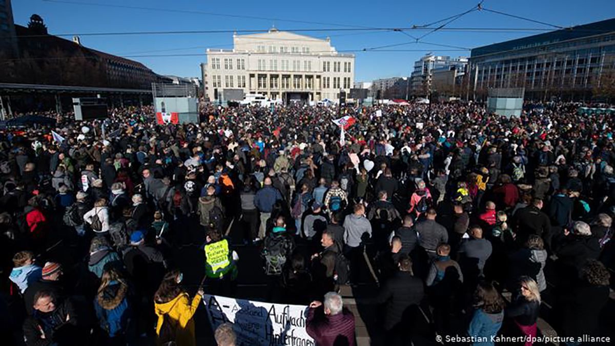 В Германии из-за COVID-19 возникли протесты: что известно