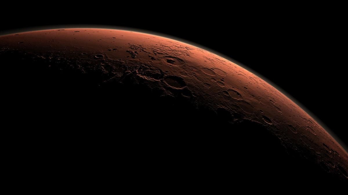 Исследователи обнаружили на Марсе необычный тройной кратер: фото