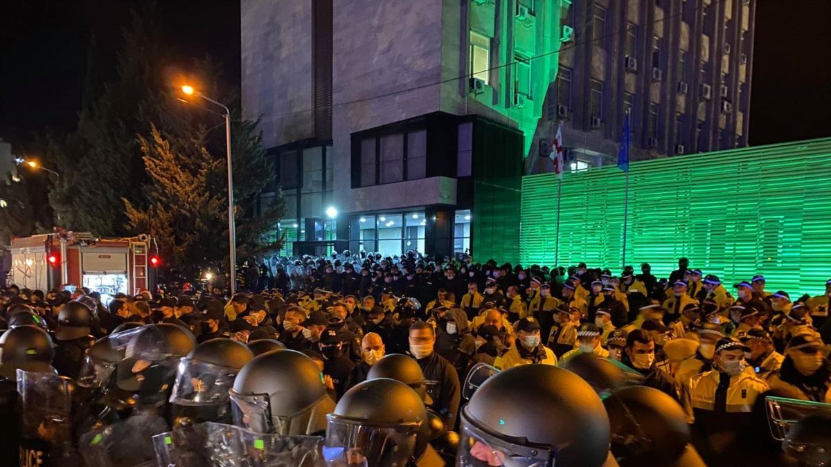 Опозиція у Грузії зупинила акцію протесту: що буде далі