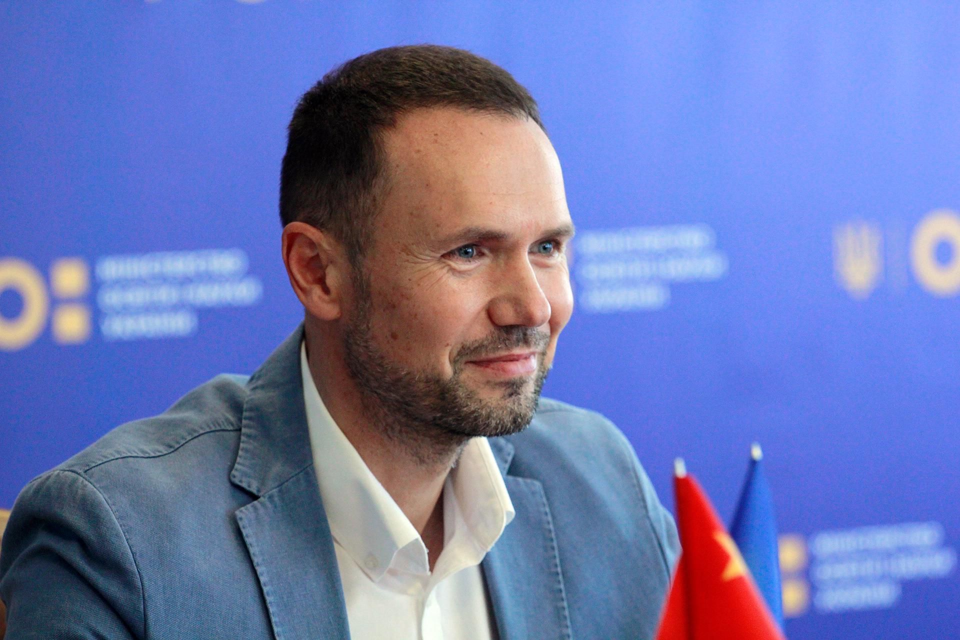 Государство обеспечивает функционирование украинского во всех сферах Государство обеспечивает функционирование украинского во всех сферах