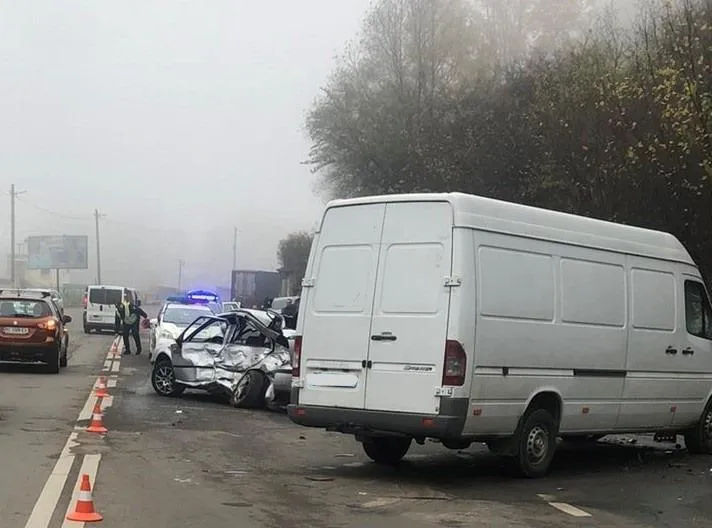 Загинув 30-річний водій: у Львові трапилась жахлива ДТП – фото