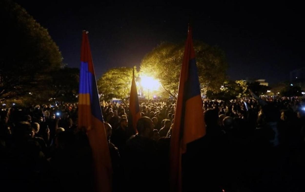 Парламент Вірменії після захоплення протестувальниками: відео
