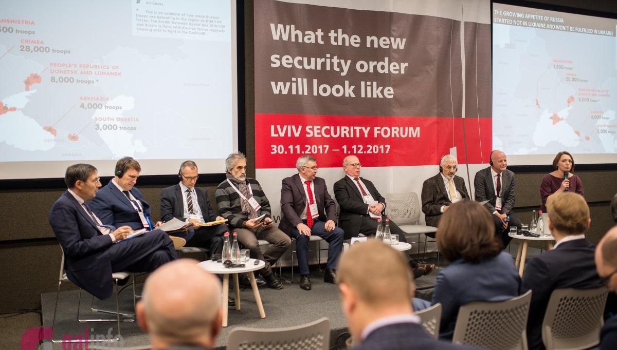 Пандемия – новая "ядерная" угроза для человечества: говорили на Львовском форуме по безопасности