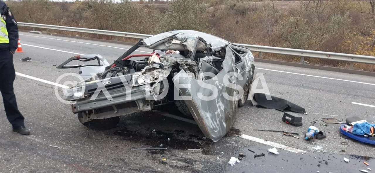 Жахлива ДТП на Одеській трасі Жахлива ДТП на Одеській трасі