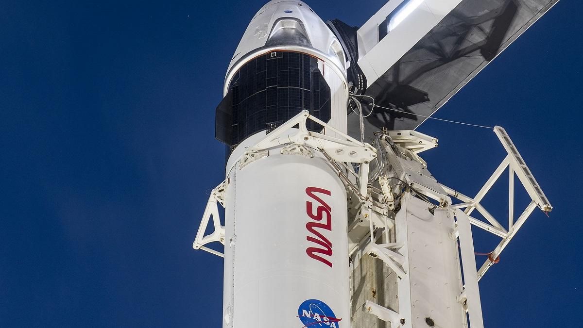 SpaceX готується запустити Crew Dragon: фото корабля