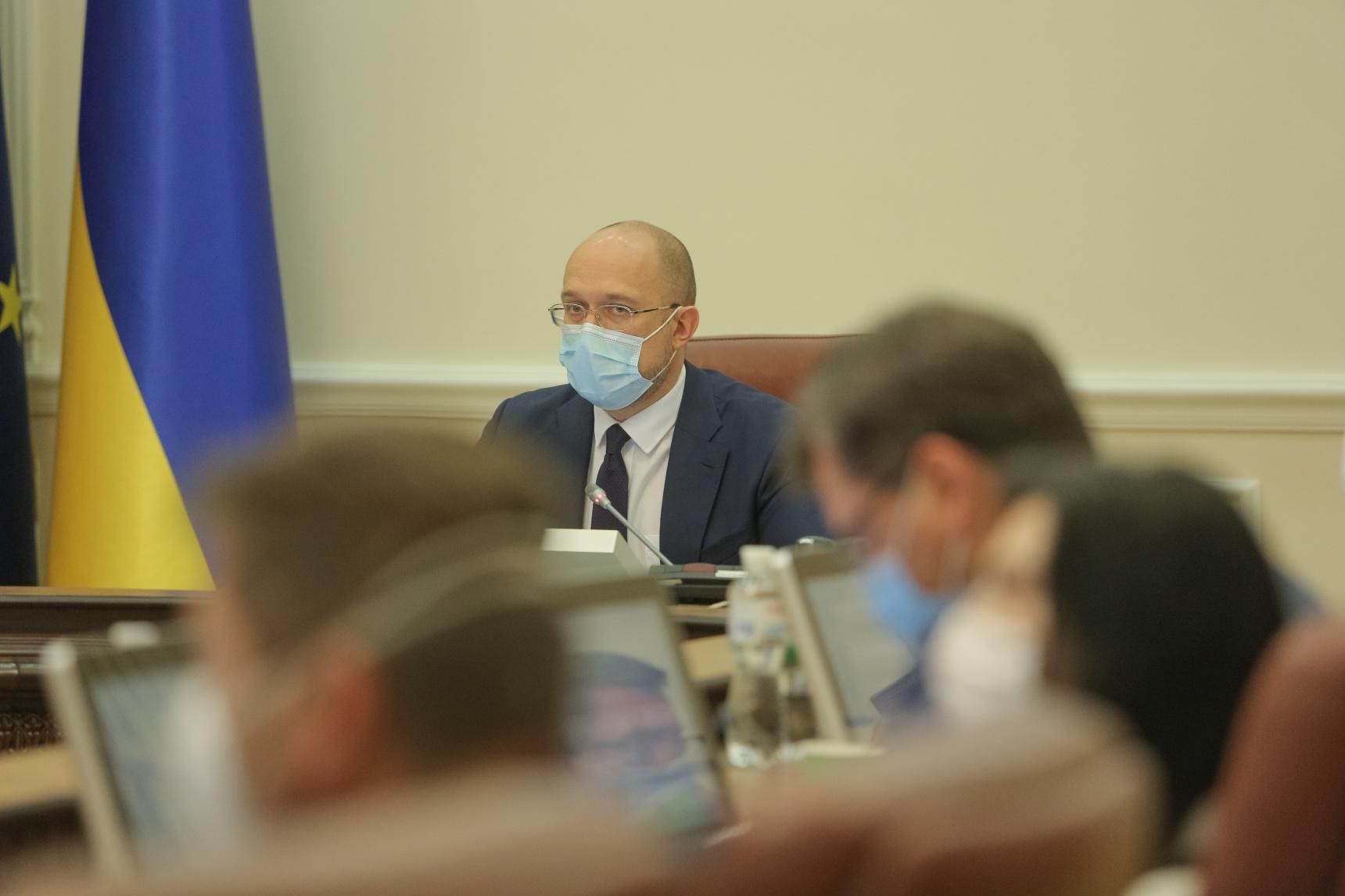 Шмигаль про карантин вихідного дня: Уряд підставить плече підприємцям Шмигаль про карантин вихідного дня: Уряд підставить плече підприємцям