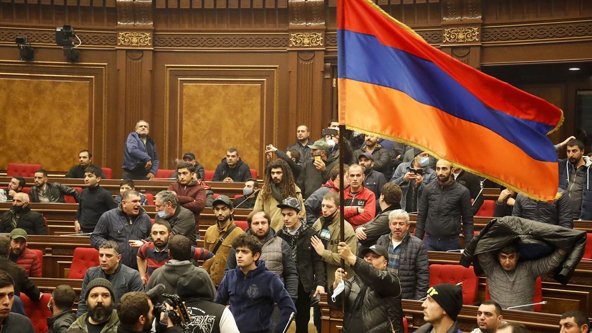 Протесты в Армении: задержали 6 человек