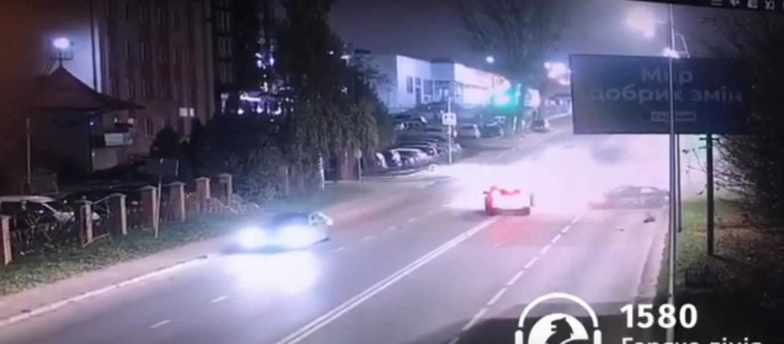 Во Львове 10.11.2020 столкнулись Volkswagen и Honda: водитель в больнице Во Львове 10.11.2020 столкнулись Volkswagen и Honda: водитель в больнице