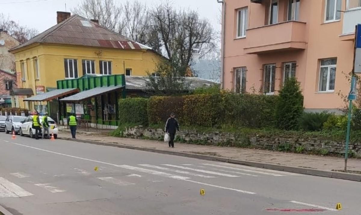 У Дрогобичі 11.11.2020 автобус на смерть збив дівчинку на переході У Дрогобичі 11.11.2020 автобус на смерть збив дівчинку на переході