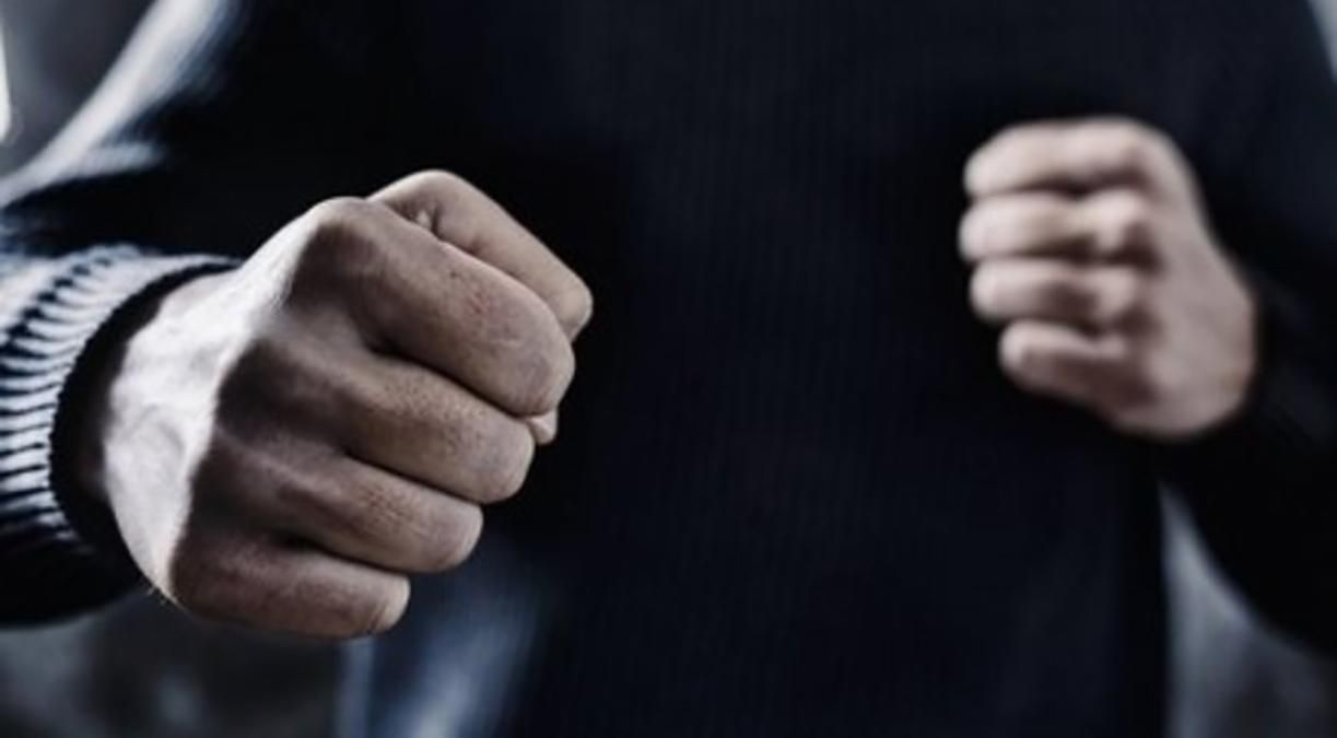 В Краматорске члены ТИК устроили драку: видео В Краматорске члены ТИК устроили драку: видео