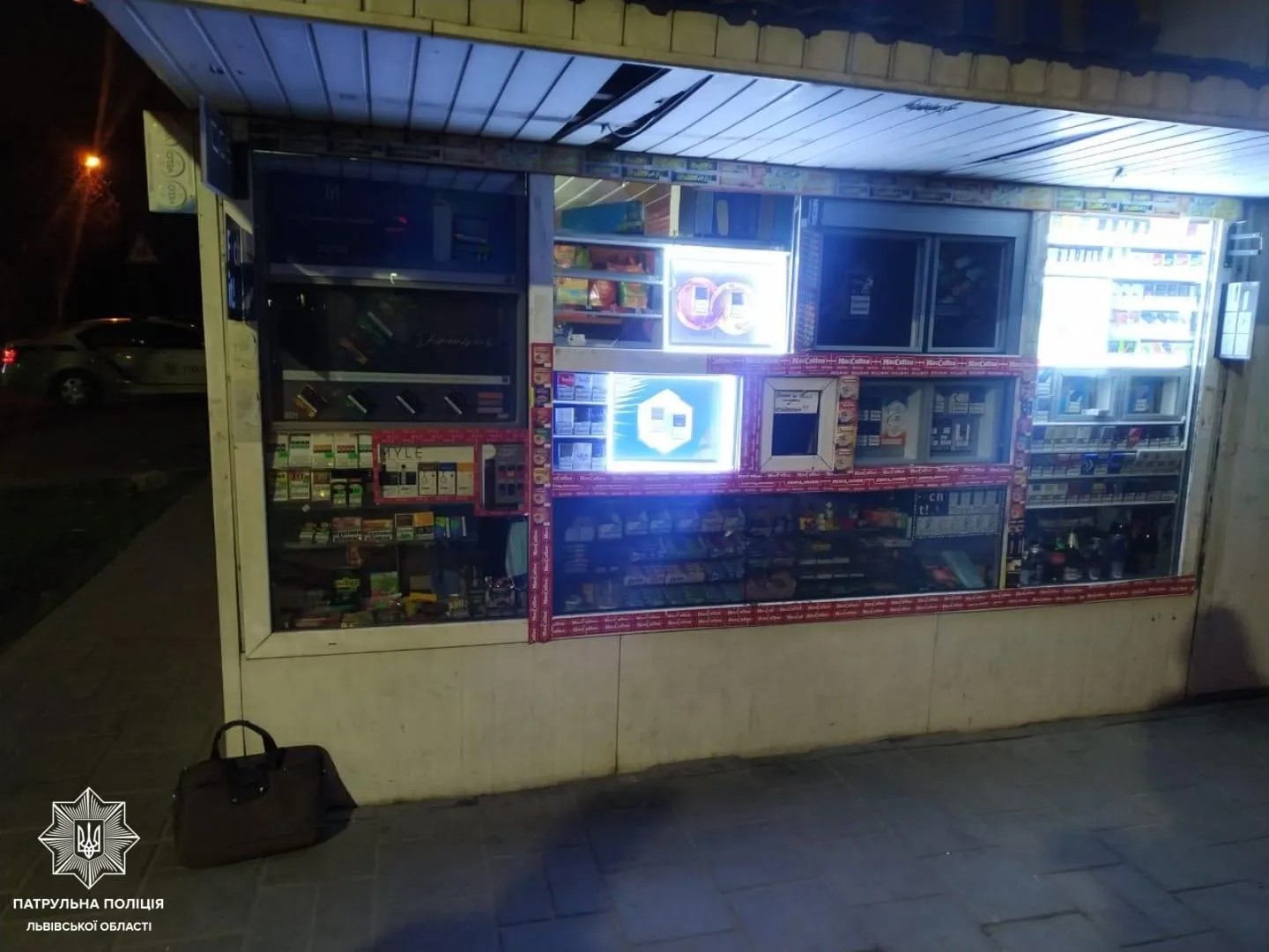 У Львові 17-річний хлопець вкрав з кіоску цигарки: йому загрожує 3 роки ув'язнення – фото У Львові 17-річний хлопець вкрав з кіоску цигарки: йому загрожує 3 роки ув'язнення – фото