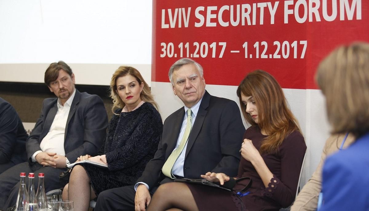 Захід та НАТО повинні негайно змінити стратегію для жорсткішої протидії Росії, – експерти ЛБФ Захід та НАТО повинні негайно змінити стратегію для жорсткішої протидії Росії, – експерти ЛБФ