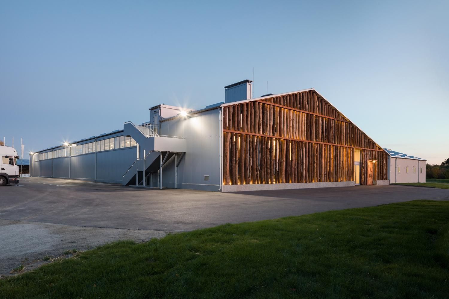 Солярий для лошадей: недалеко от Харькова появился современный конный клуб – невероятные фото Солярий для лошадей: недалеко от Харькова появился современный конный клуб – невероятные фото