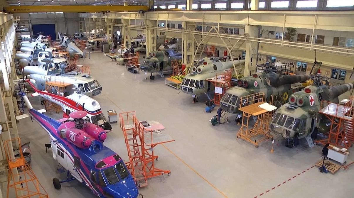 Без інвестицій і збуту "Мотор Січ" не вижила: Богуслаєв закриває підприємство і звільняє робочих Без інвестицій і збуту "Мотор Січ" не вижила: Богуслаєв закриває підприємство і звільняє робочих