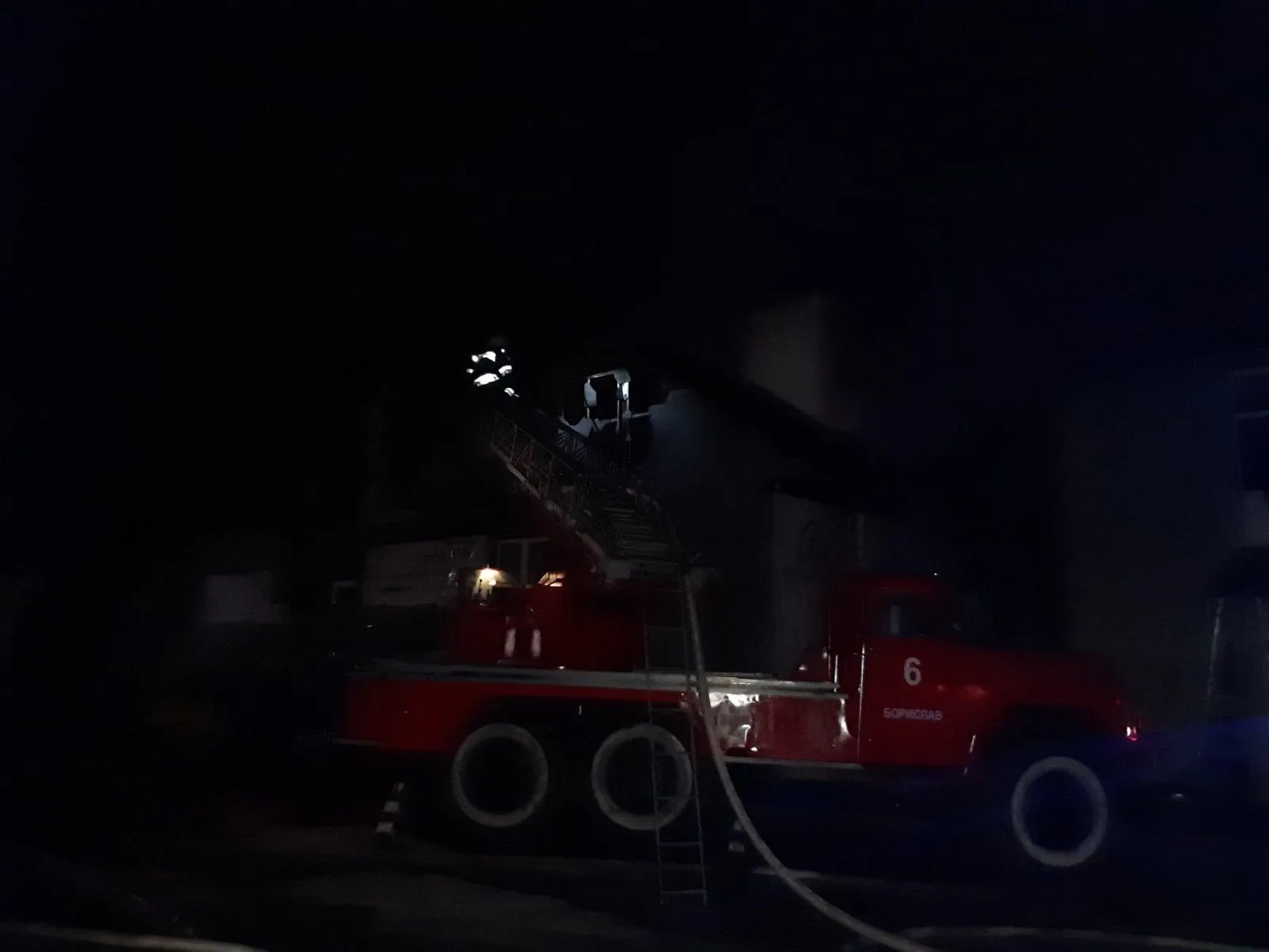 На Львівщині трапилась масштабна пожежа: вогонь гасили 32 надзвичайники – фото
