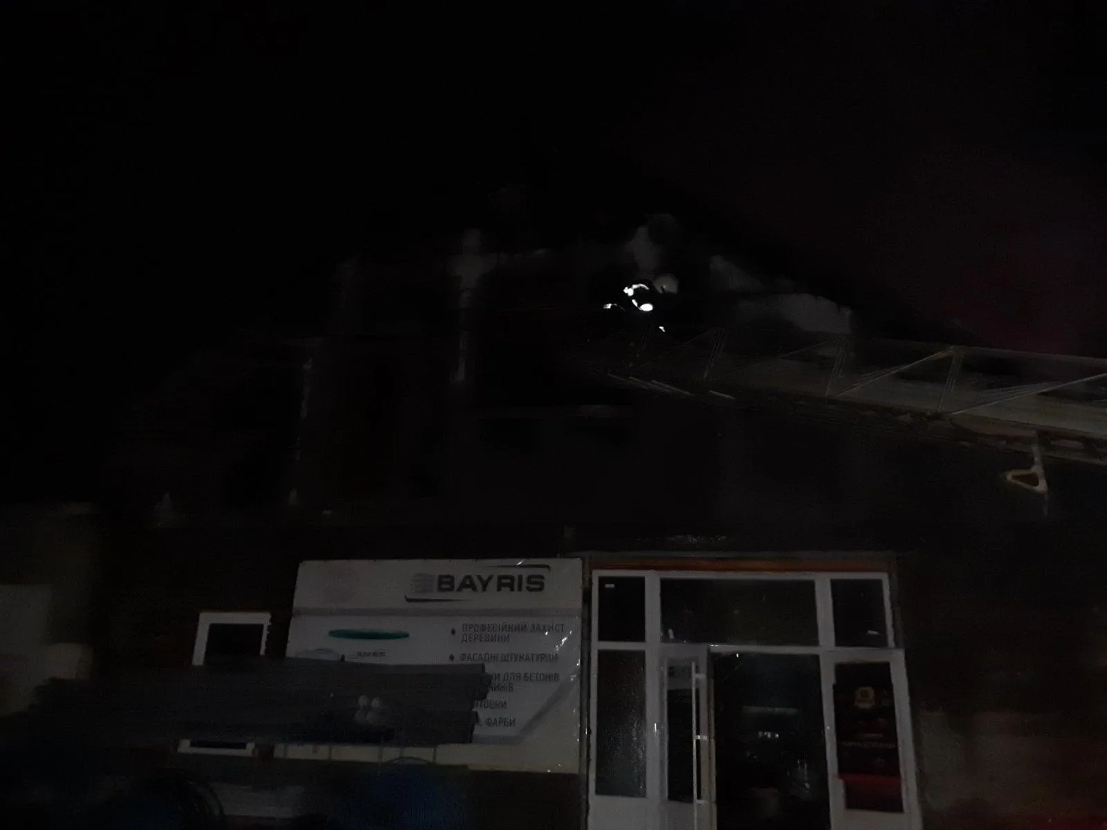 На Львівщині трапилась масштабна пожежа: вогонь гасили 32 надзвичайники – фото