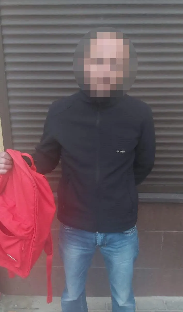 Обікрав машину й знову сидітиме: у Львові затримали злодія, який місяць тому вийшов з в'язниці Обікрав машину й знову сидітиме: у Львові затримали злодія, який місяць тому вийшов з в'язниці