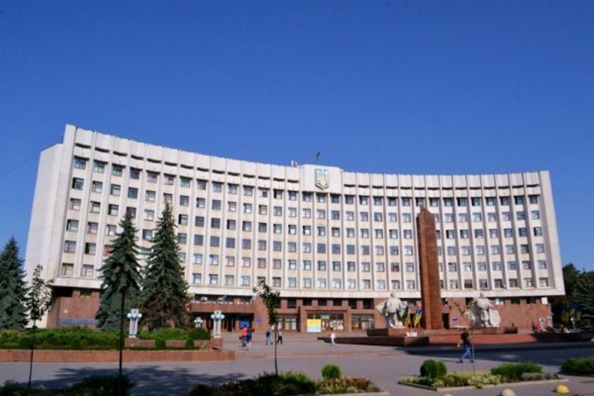 В Ивано-Франковске решили сделать субботу и воскресенье рабочими В Ивано-Франковске решили сделать субботу и воскресенье рабочими