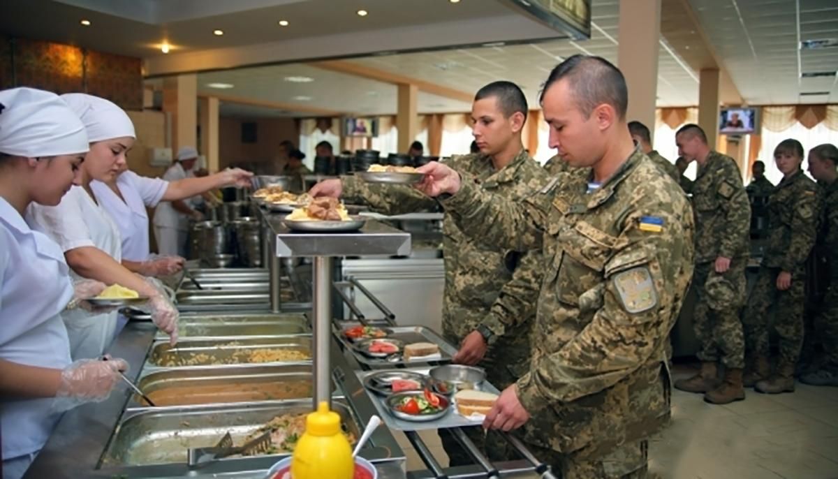 Техніка війни: Харчування військових, розбитий вертоліт у Єгипті