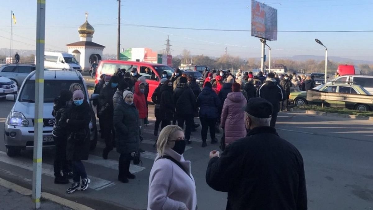 Протест против карантина выходного дня в Черновцах: фото и видео