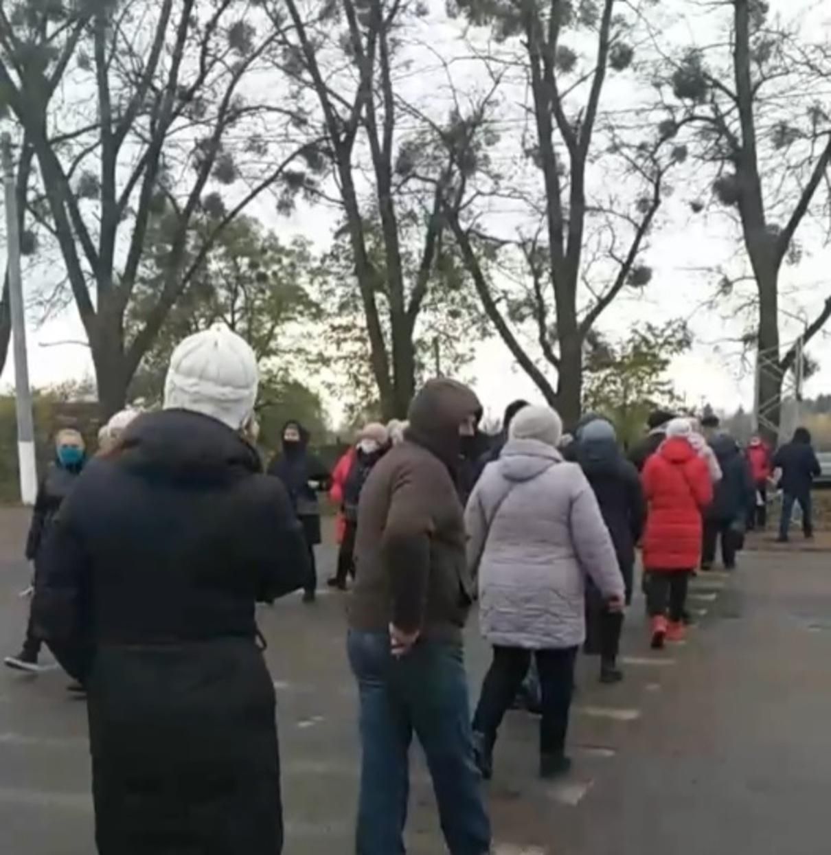 У Житомирській області підприємці перекрили трасу 14.11.2020: відео У Житомирській області підприємці перекрили трасу 14.11.2020: відео