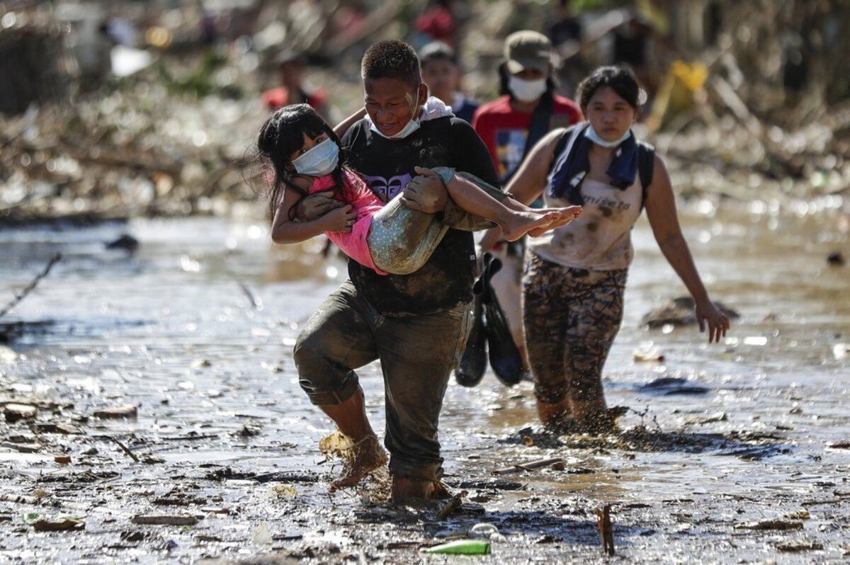 На Филиппинах прошел тайфун Вамко: есть жертвы – фото, видео