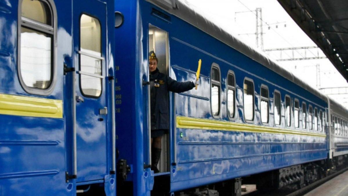 Укрзализныця восстанавливает движение поездов с 2 станций