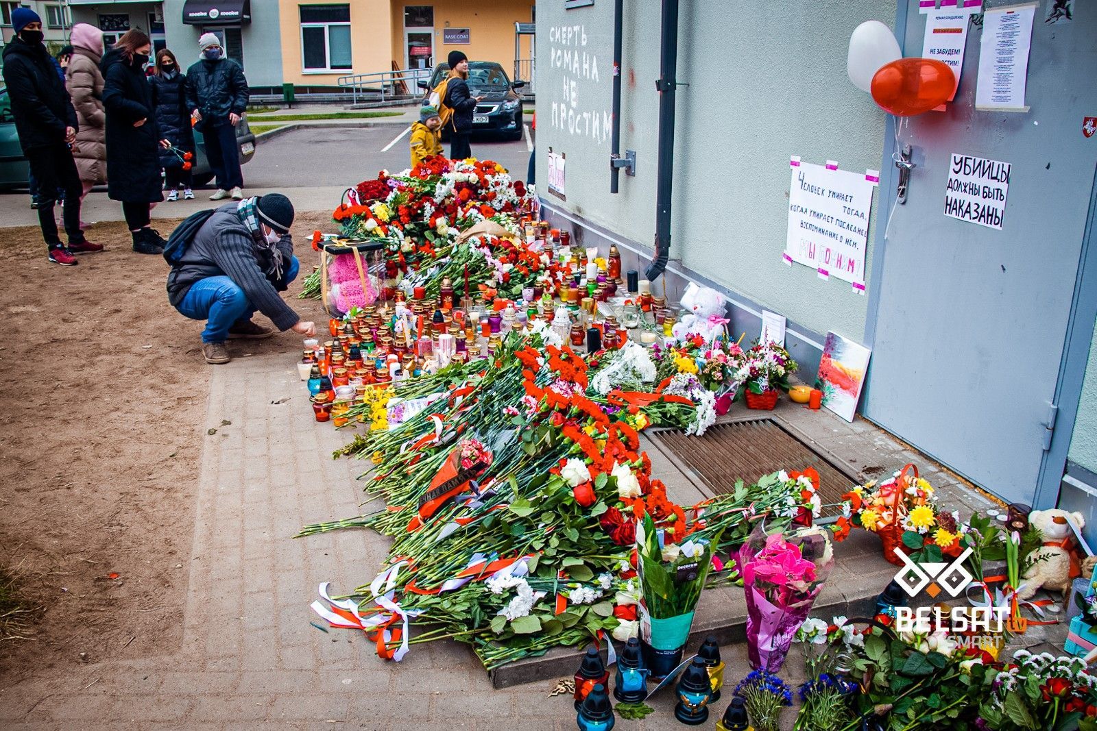 Невідомі у Білорусі розбирають меморіал загиблому Бондаренку