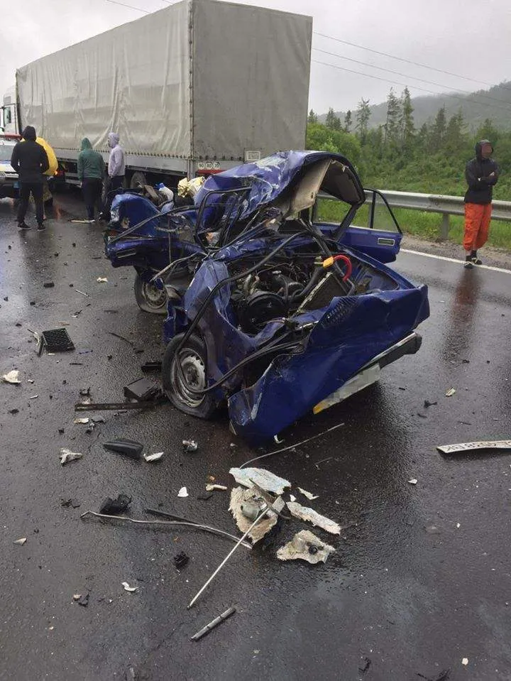 Винуватця ДТП, у якій померла його дружина, звільнили від покарання