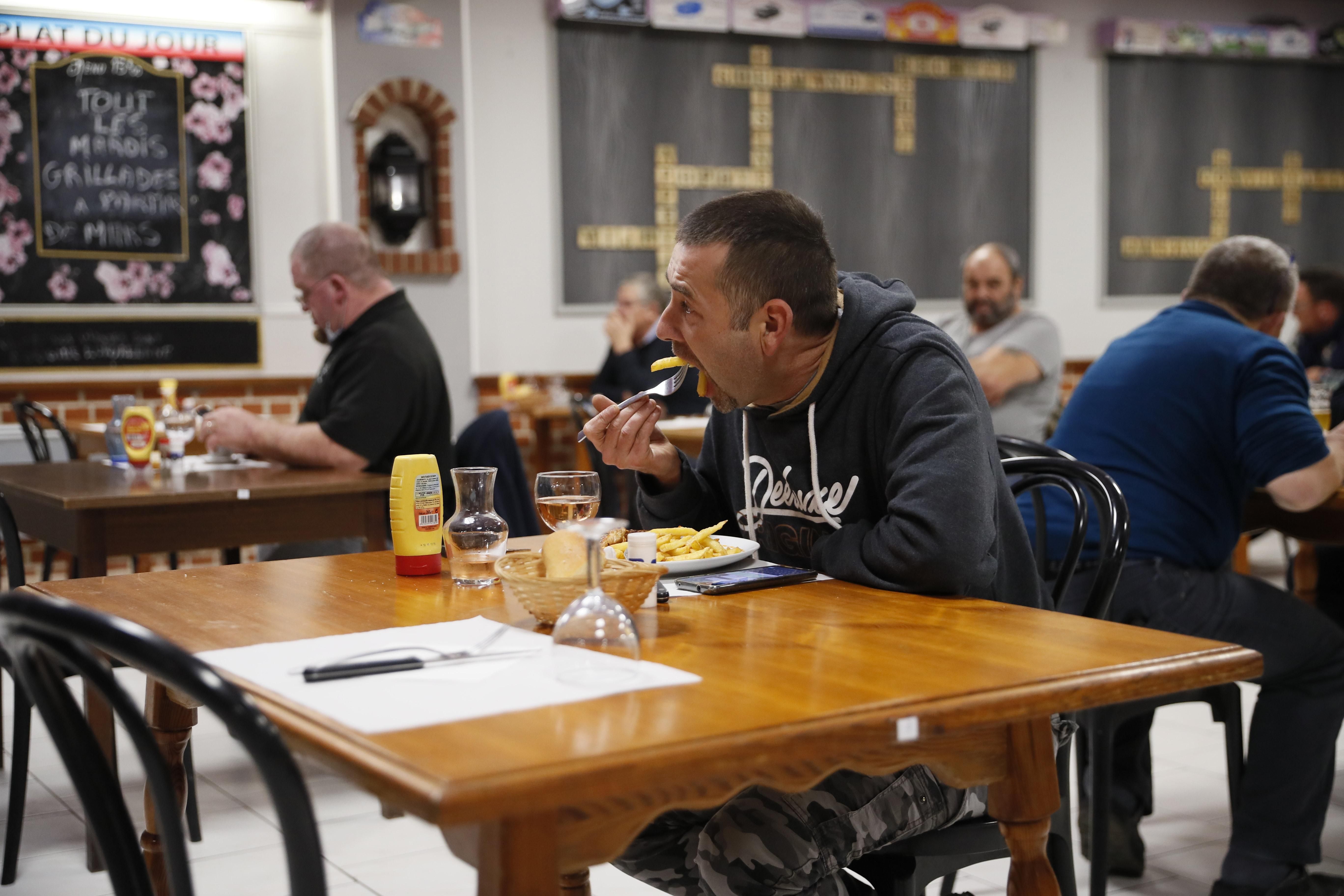 Скільки втратили кафе і ресторани за перші дні карантину вихідного дня Скільки втратили кафе і ресторани за перші дні карантину вихідного дня