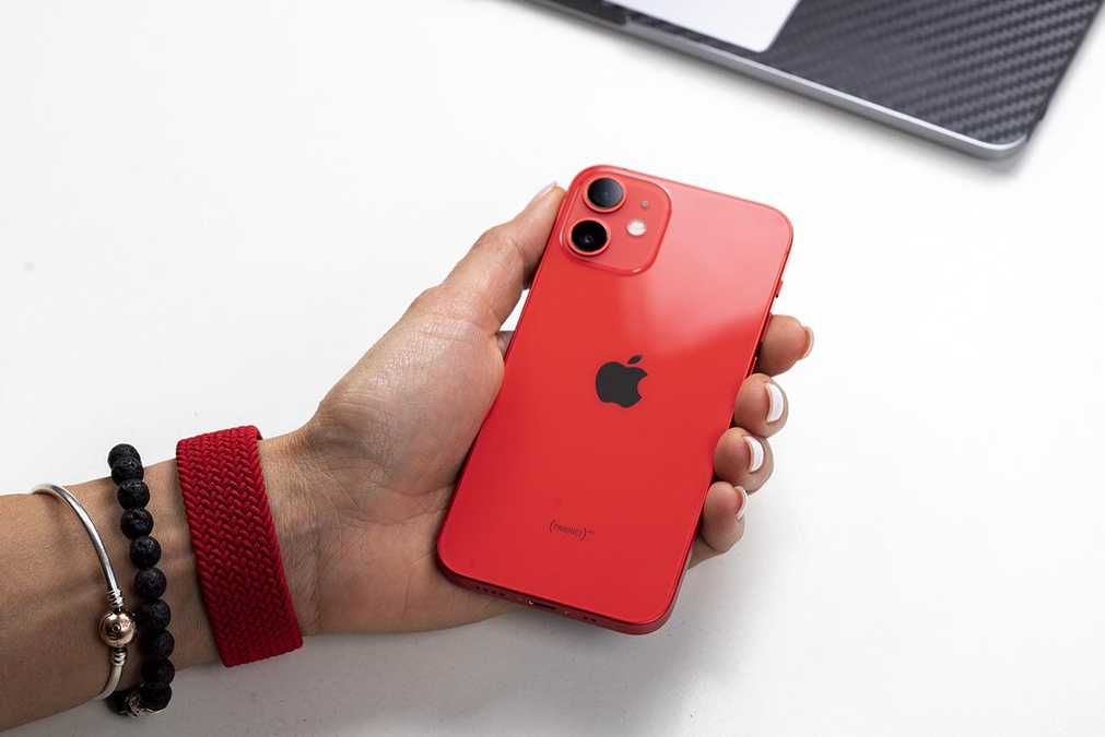 iPhone 12 mini разочаровал владельцев: что не так со смартфоном