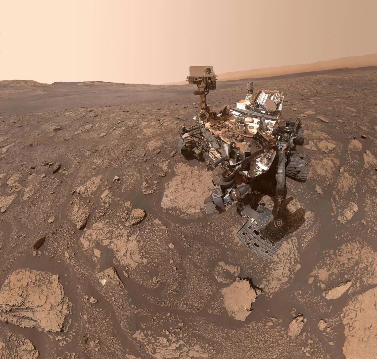 NASA виклало фото Curiosity з Марсу NASA виклало фото Curiosity з Марсу