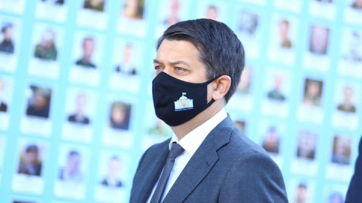 Мы не можем занимать позицию страуса: Разумков хочет бороться с конституционным кризисом Мы не можем занимать позицию страуса: Разумков хочет бороться с конституционным кризисом