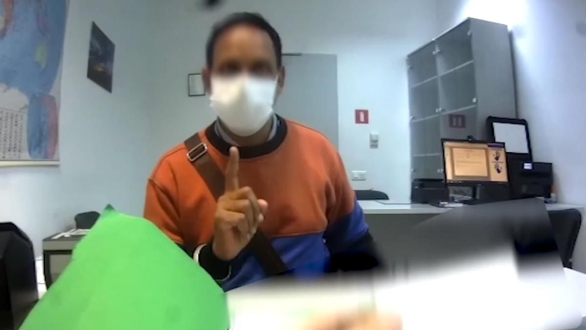 В Борисполе индиец устроил пограничникам аукцион взяток В Борисполе индиец устроил пограничникам аукцион взяток