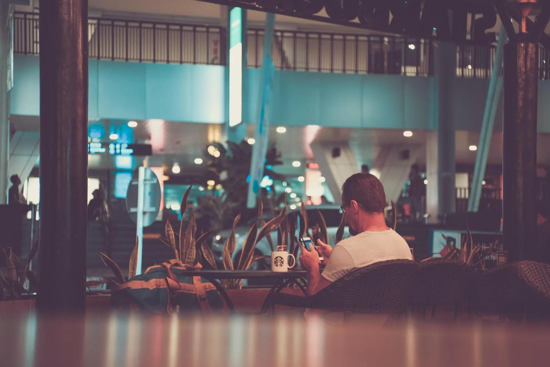 Ранкова кава у Starbucks піднімає настрій Ранкова кава у Starbucks піднімає настрій